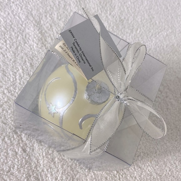 Vintage Sensual Living Cream Silver Christmas Tree Ornament Candle - Picture 10 of 11